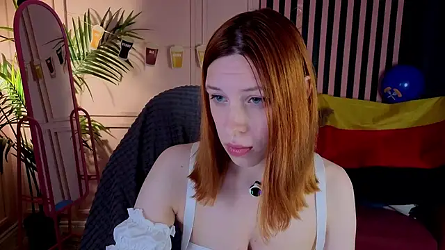 Snapshot of Mikka_Blush chatting on 09/29/25, 10:37 Mikka Blush online show from 09/29/25, 10:37