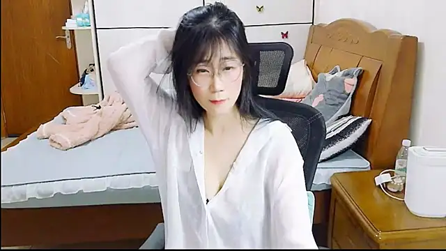 Strawberry baby online show from 11/20/25, 02:29