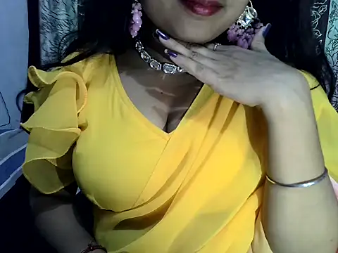 Snapshot of SIYA_MAVI chatting on 06/10/26, 02:35 SIYA MAVI online show from 06/10/26, 02:35
