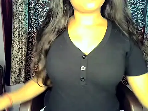 Snapshot of SIYA_MAVI chatting on 09/15/25, 04:24 SIYA MAVI online show from 09/15/25, 04:24