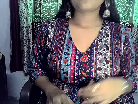 SIYA MAVI online show from 11/13/25, 04:16