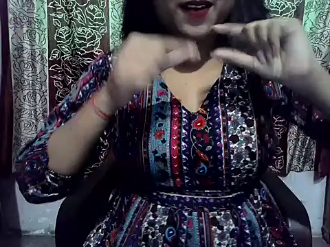 Snapshot of SIYA_MAVI chatting on 09/21/25, 02:49 SIYA MAVI online show from 09/21/25, 02:49