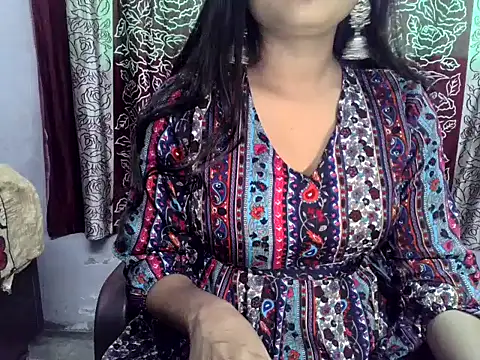 SIYA MAVI online show from 12/01/25, 04:02