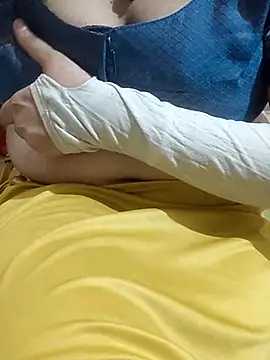 mallupriyapriya online show from 03/18/25, 07:55