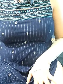 Snapshot of mallupriyapriya chatting on 06/29/26, 05:47 mallupriyapriya online show from 06/29/26, 05:47