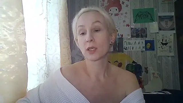 Snapshot of Mariana_har777 chatting on 03/01/25, 12:01 Mariana har777 online show from 03/01/25, 12:01