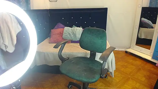 twinkmilk  online show from 03/10/25, 03:30