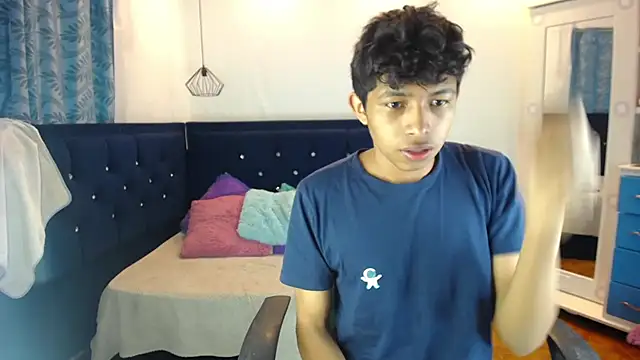 twinkmilk  online show from 03/10/25, 12:28