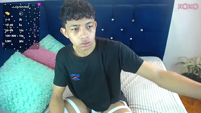 twinkmilk  online show from 03/20/25, 12:32