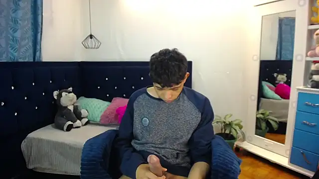 twinkmilk  online show from 03/19/25, 03:08