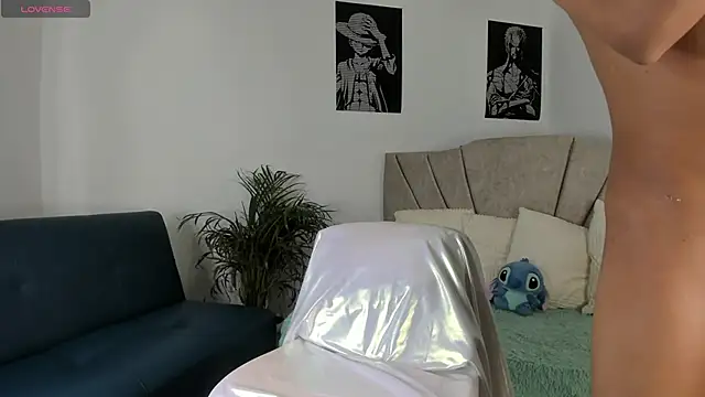 twinkmilk  online show from 10/20/25, 08:20