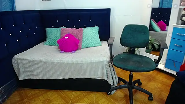 twinkmilk  online show from 03/16/25, 12:34