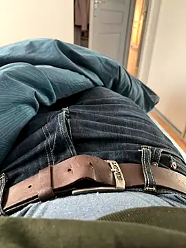 Pierre22000 online show from 12/16/25, 02:21