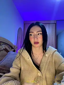 Maddy Jones online show from 12/15/25, 01:22