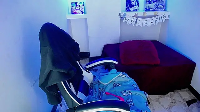 Anniee x online show from 02/21/26, 11:12