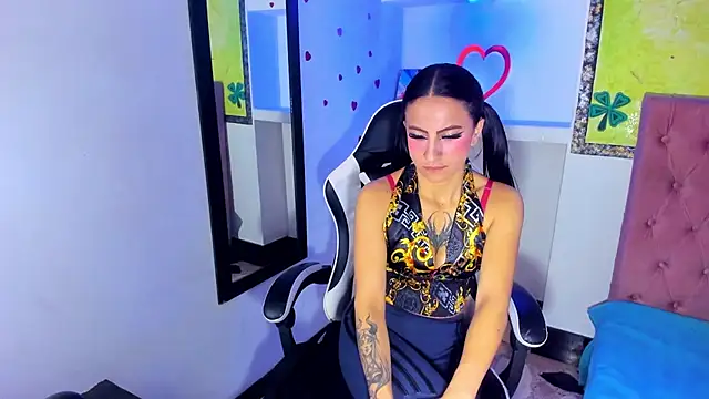 Anniee x online show from 05/07/26, 01:03