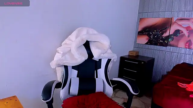Anniee x online show from 05/25/26, 12:48