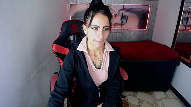 Anniee x online show from 12/20/25, 01:14