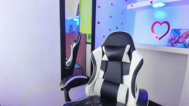 Anniee x online show from 05/10/26, 12:09