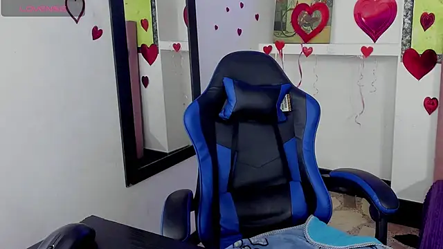 Anniee x online show from 03/11/26, 12:54