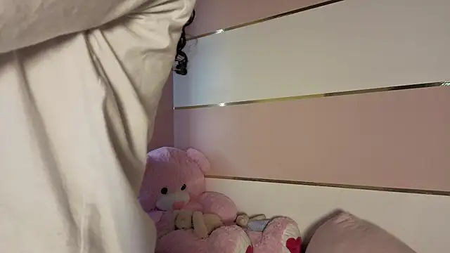 Charlotte  Miller online show from 11/04/25, 11:36