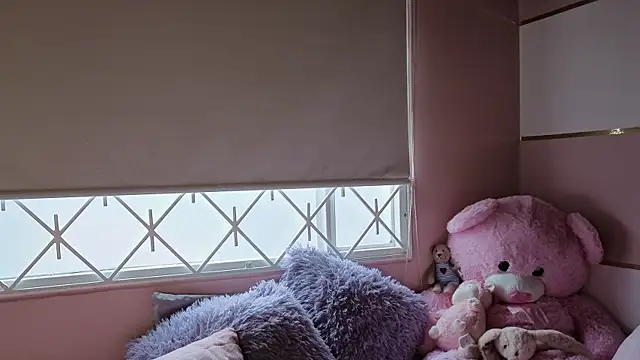 Charlotte  Miller online show from 09/28/25, 12:56