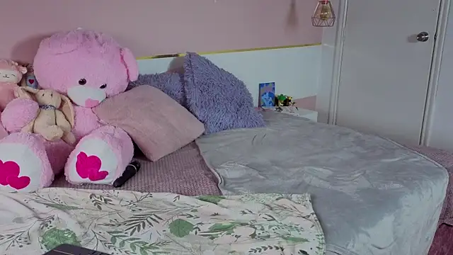 Charlotte  Miller online show from 11/17/25, 12:20