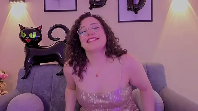 Snapshot of Charlotte__Miller chatting on 05/22/26, 11:41 Charlotte Miller online show from 05/22/26, 11:41