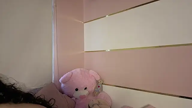 Charlotte  Miller online show from 10/28/25, 11:42