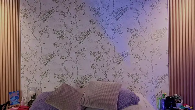 Charlotte  Miller online show from 07/08/26, 11:33