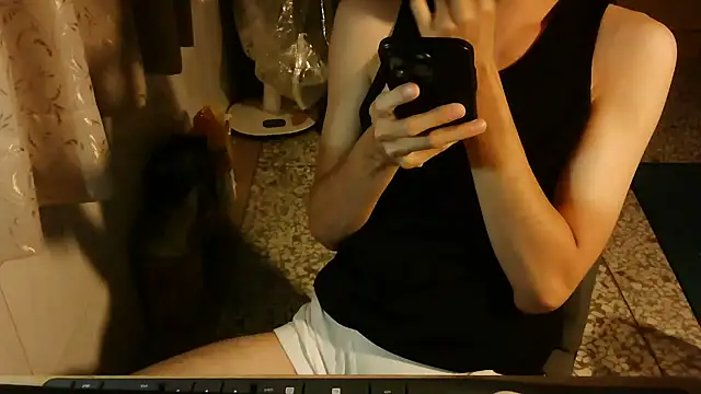 KYU890428 online show from 10/25/25, 04:29