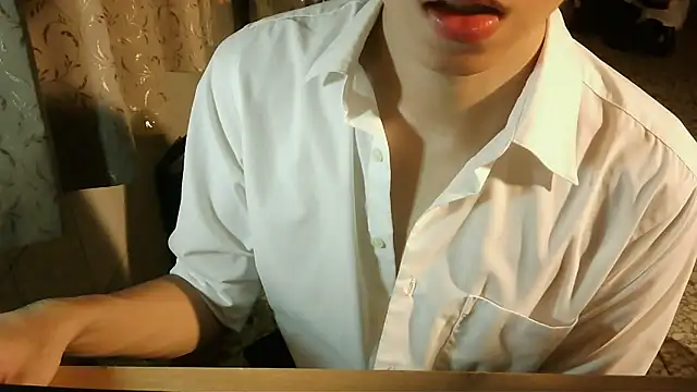 KYU890428 online show from 10/01/25, 06:45