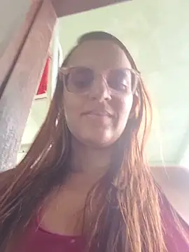 Snapshot of AliceRuivinha2 chatting on 06/18/26, 03:50 AliceRuivinha2 online show from 06/18/26, 03:50