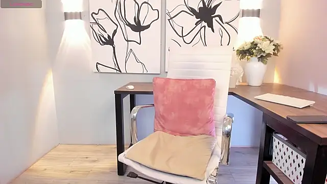 Snapshot of iriis_rosse chatting on 03/06/25, 10:15 iriis rosse online show from 03/06/25, 10:15