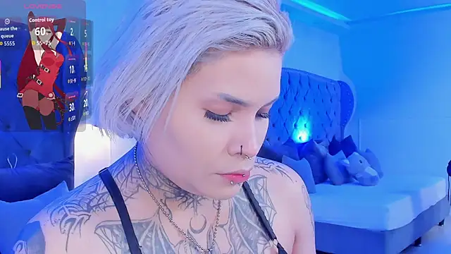 Snapshot of jinxv_nuss chatting on 12/17/25, 11:26 jinxv nuss online show from 12/17/25, 11:26