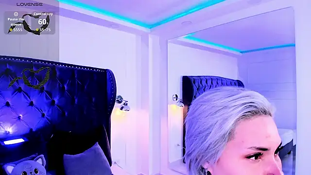 Snapshot of jinxv_nuss chatting on 11/24/25, 10:37 jinxv nuss online show from 11/24/25, 10:37