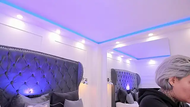 Snapshot of jinxv_nuss chatting on 11/27/25, 10:48 jinxv nuss online show from 11/27/25, 10:48