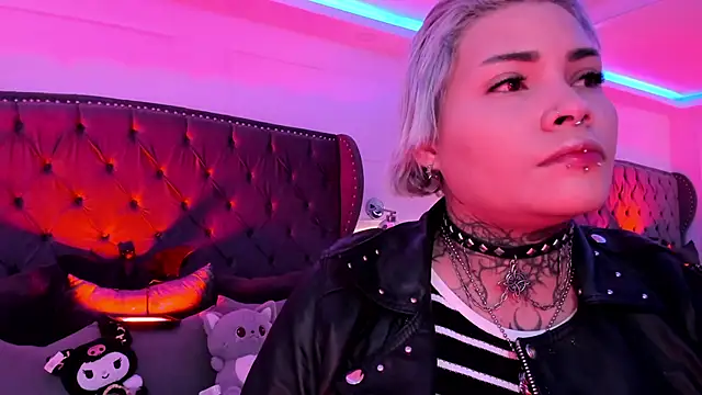 Snapshot of jinxv_nuss chatting on 10/22/25, 11:31 jinxv nuss online show from 10/22/25, 11:31