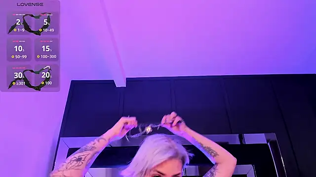 Snapshot of jinxv_nuss chatting on 11/06/25, 10:52 jinxv nuss online show from 11/06/25, 10:52