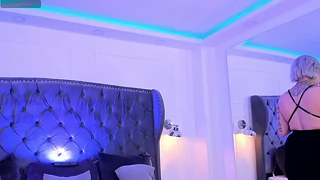 Snapshot of jinxv_nuss chatting on 11/25/25, 10:48 jinxv nuss online show from 11/25/25, 10:48