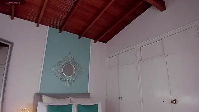 violeta ruiz  online show from 03/12/25, 04:56