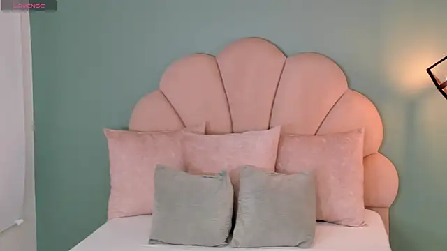 victoria camm online show from 12/05/25, 12:15