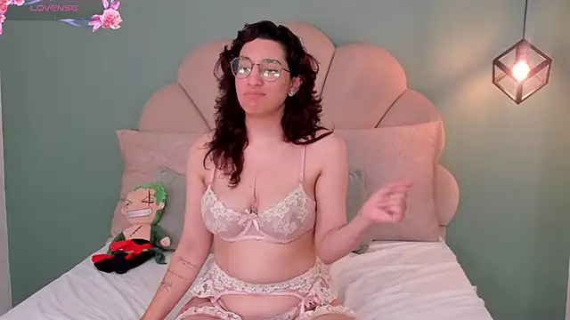 victoria camm online show from 11/29/25, 12:33