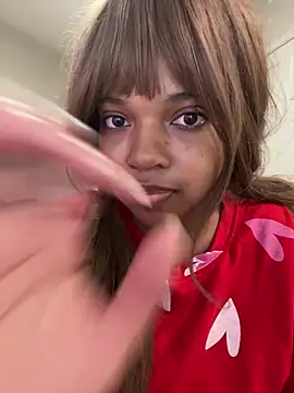 AwkwardJasminee online show from 12/18/25, 09:47