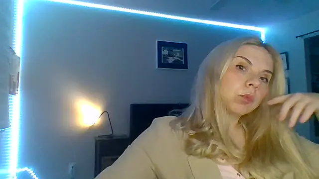 HappyIva online show from 11/30/25, 12:17