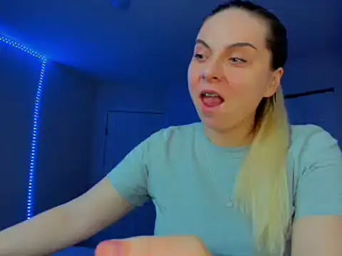 Snapshot of HappyIva chatting on 02/26/25, 11:09 HappyIva online show from 02/26/25, 11:09
