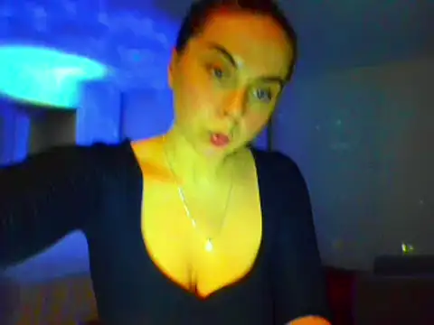 Snapshot of HappyIva chatting on 02/04/25, 12:11 HappyIva online show from 02/04/25, 12:11