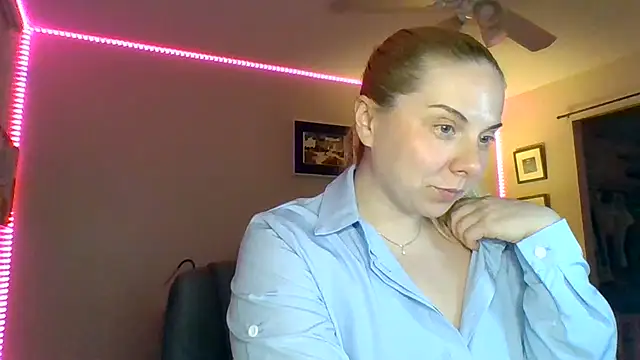 HappyIva online show from 12/05/25, 12:54