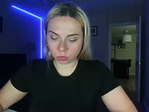 Snapshot of HappyIva chatting on 09/15/25, 02:56 HappyIva online show from 09/15/25, 02:56