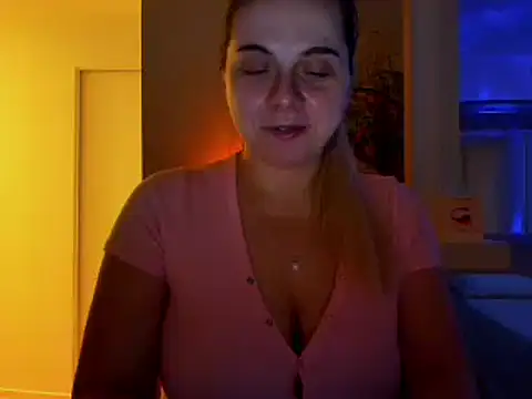 Snapshot of HappyIva chatting on 01/30/25, 08:11 HappyIva online show from 01/30/25, 08:11